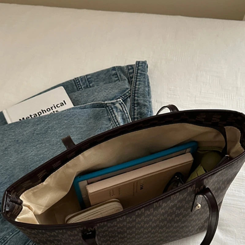LONDELLE - Monarch Signature Tote Bag